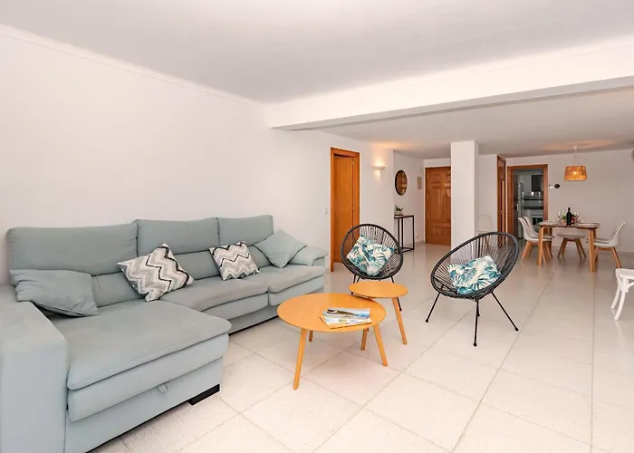 Vora Mar Beachfront Apartment By Sealand Villas