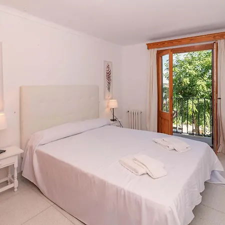 Vora Mar Beachfront Apartment By Sealand Villas Port de Pollenca Exterior photo